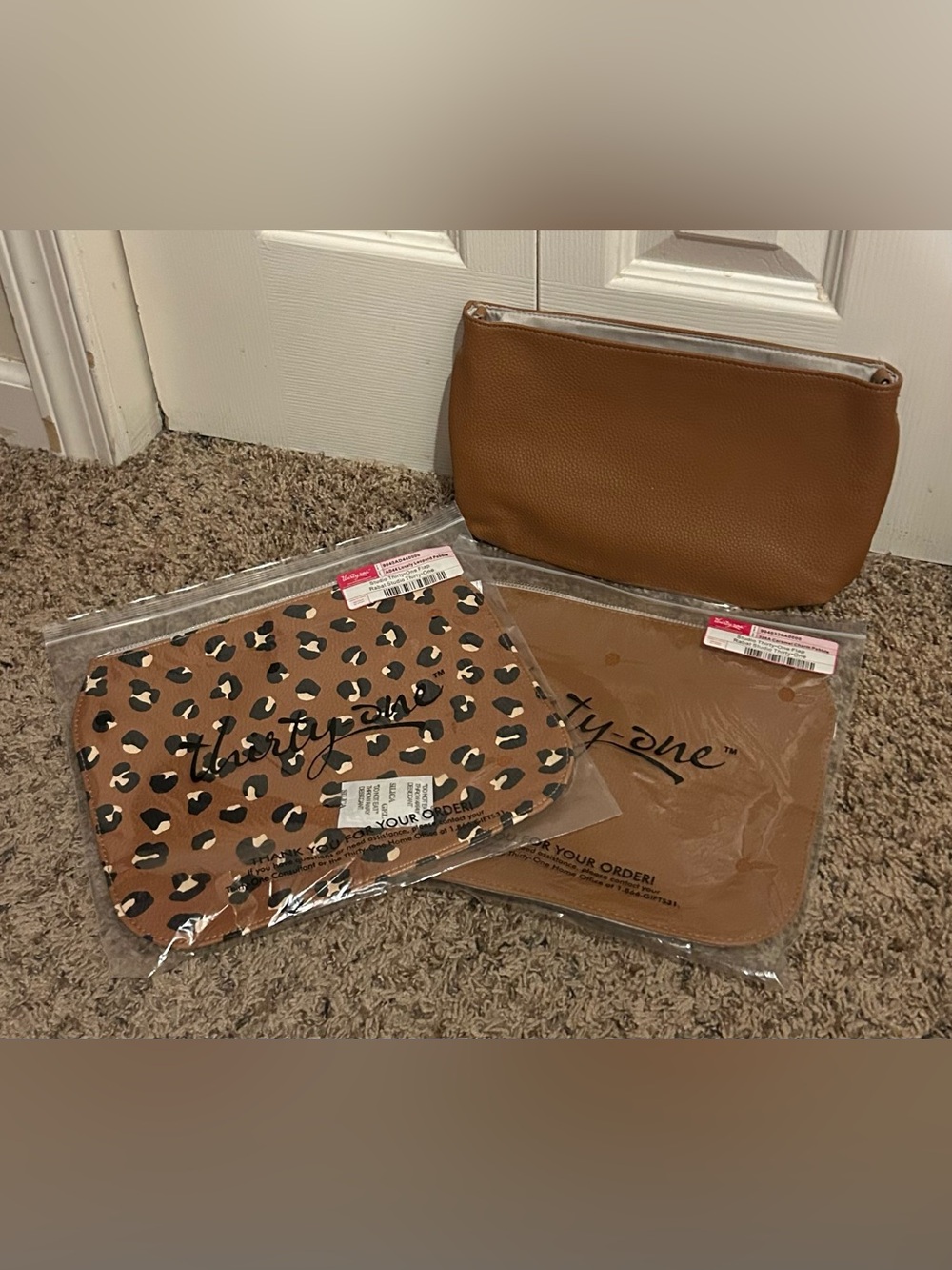 Thirty-one Carmel Flap Purse with 2 interchangeable flaps